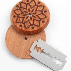 BrandNewCake Deegmesje Houten UFO (incl. 5 mesjes)