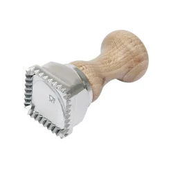 Uitsteker Ravioli Vierkant met Uitwerper 4,5cm**